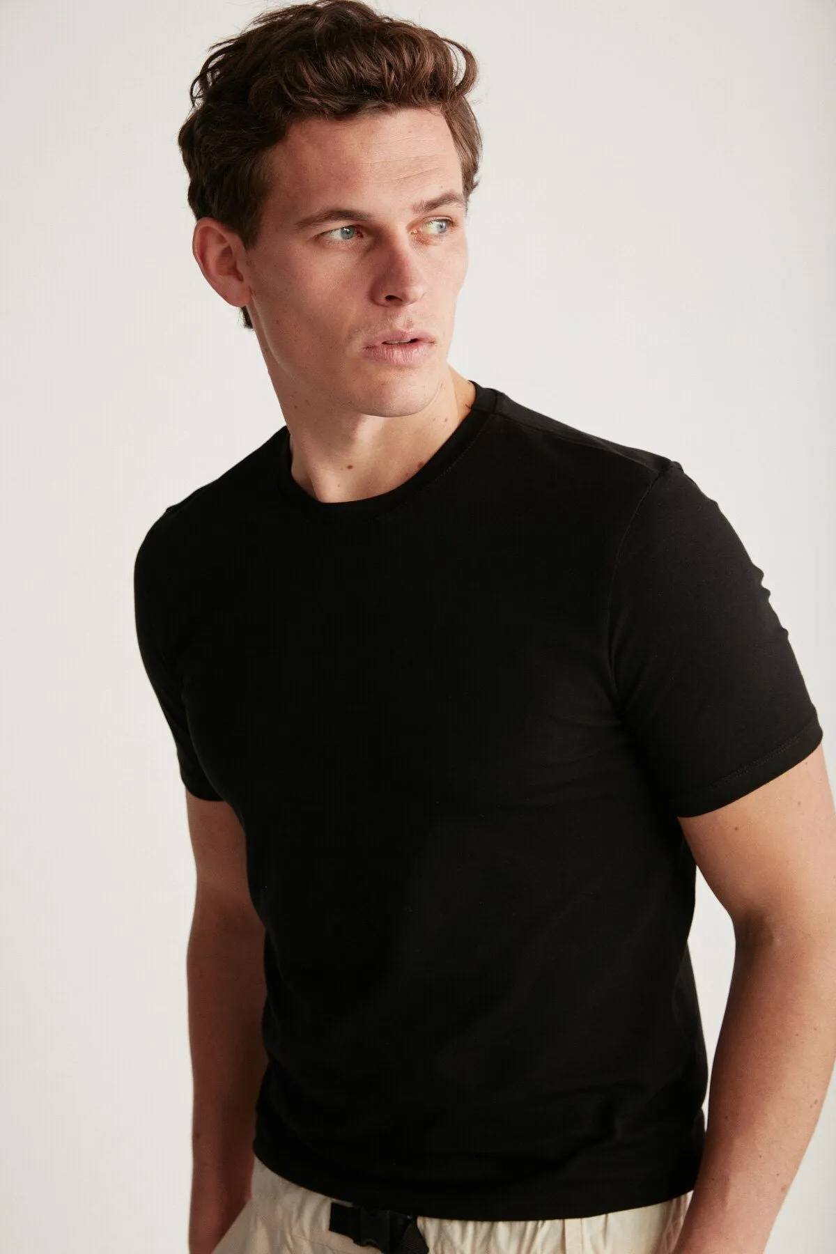 Chad Men Slim Fit Ultra Flexible Black T-shirt