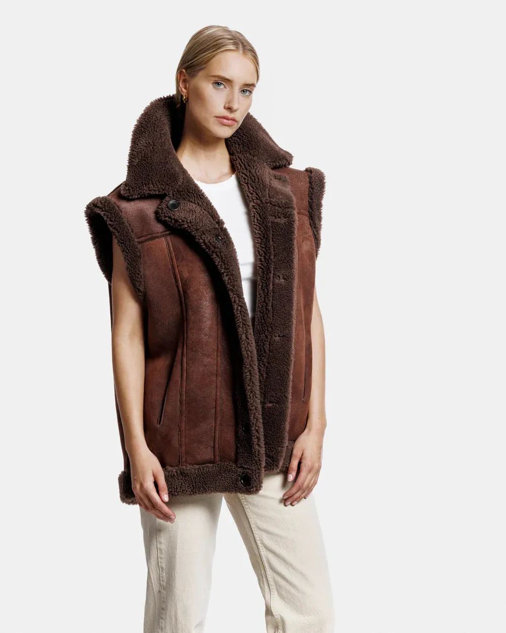 Demy reversable teddy gilet - dark brown