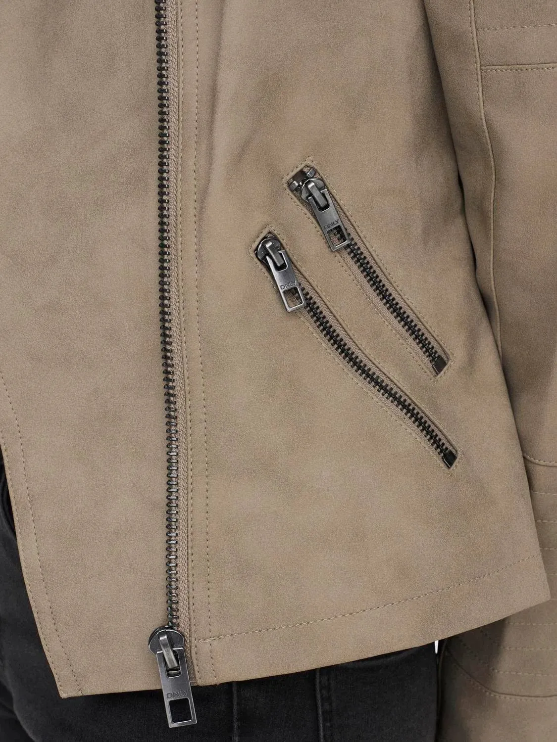 ONLY Onlava Faux Leather Jacked in Weathered Teak