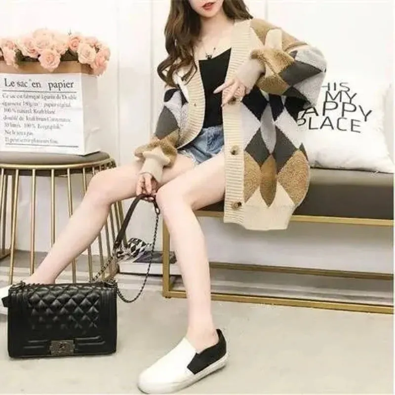 Slouchy Style Women's Cardigan – Loose Fit, Korean-Inspired Autumn and Winter 2024 New Style Outerwear Knitted Jacket in Medium Length