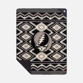 Slowtide | Touch of Grey Camp Blanket